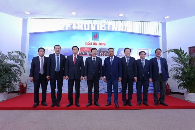 Vượt chỉ tiêu kinh doanh, PVN vững vàng vai trò trụ cột của nền kinh tế vuot chi tieu kinh doanh pvn vung vang vai tro tru cot cua nen kinh te