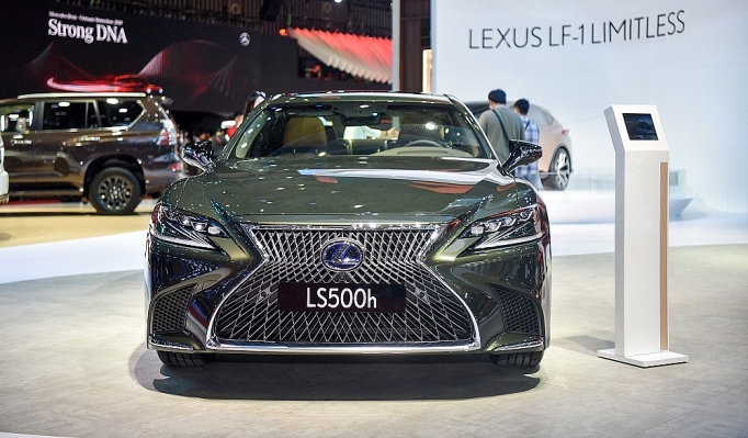 bo doi sedan hang sang lexus ls va es moi don tet tai viet nam