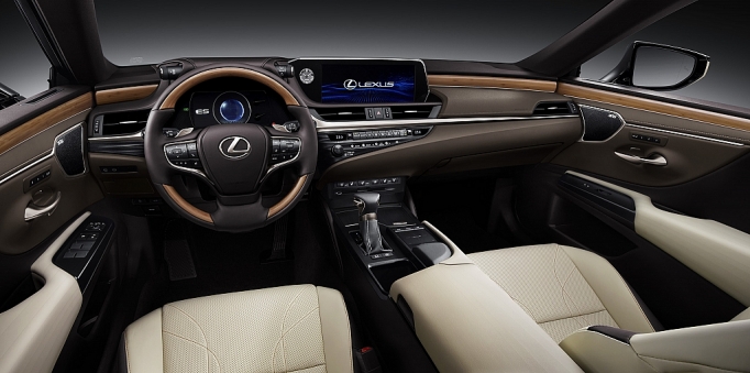 bo doi sedan hang sang lexus ls va es moi don tet tai viet nam