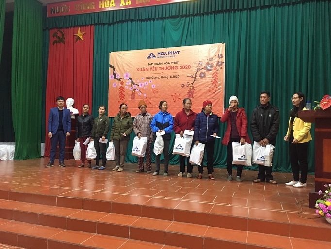 tap doan hoa phat tang gan 3500 suat qua tet vi nguoi ngheo tren ca nuoc