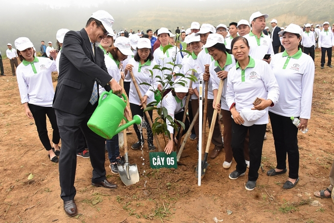 toyota viet nam dong hanh cung bo tai nguyen va moi truong tai tet trong cay 2019