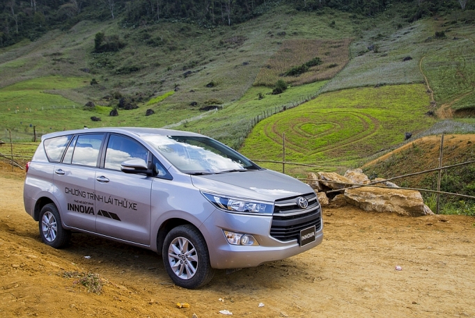 Toyota Việt Nam khuyến mãi lớn cho khách mua xe Vios, Corolla, Innova và Wigo toyota viet nam khuyen mai lon cho khach mua xe vios corolla innova va wigo