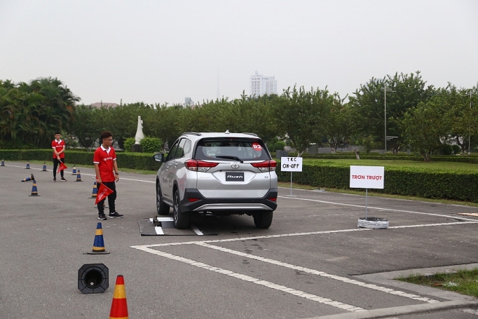 chamthutin ngay hoi toyota hut khach voi nhieu hoat dong hap dan