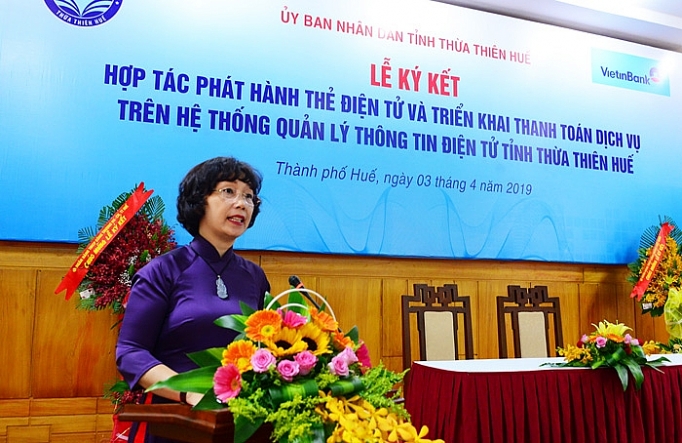 thua thien hue dia phuong dau tien trien khai giai phap thanh toan tich hop voi the dien tu cong chuc