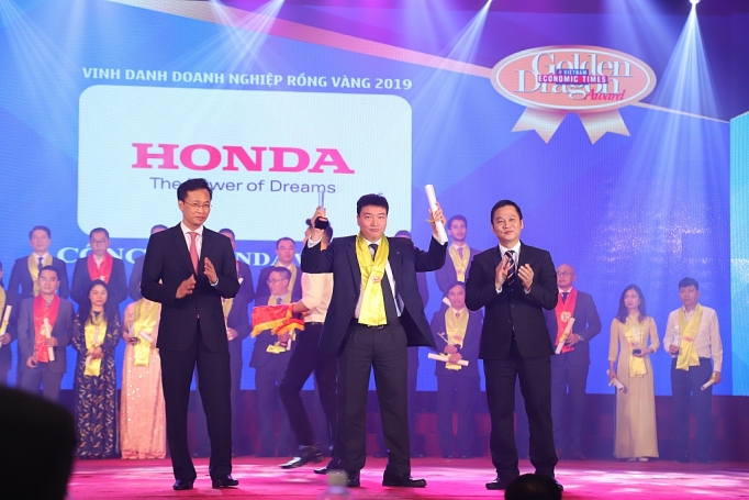 Honda Việt Nam nhận giải thưởng Rồng Vàng lần thứ 14 honda viet nam nhan giai thuong rong vang lan thu 14