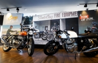 Royal Enfield mở cửa hàng tại Hà Nội và ra mắt hai mẫu xe mới