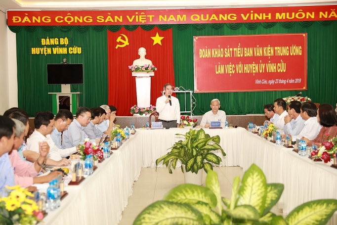 Đoàn Tiểu ban văn kiện Đại hội XIII làm việc tại tỉnh Đồng Nai doan tieu ban van kien dai hoi xiii lam viec tai tinh dong nai