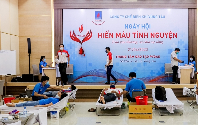 trao yeu thuong se chia su song ngay hoi hien mau cua kvt thu ve 222 don vi mau