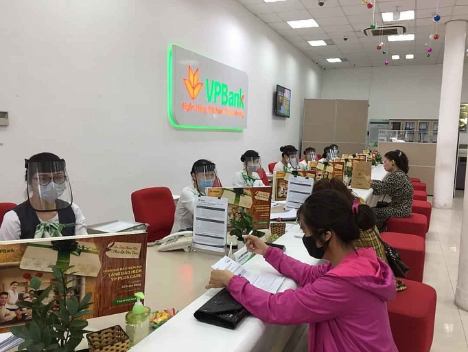 Hàng chục nghìn khách hàng đã được VPBank hỗ trợ vượt khó trong mùa dịch ha ng chu c nghi n kha ch ha ng da duo c vpbank ho tro vuo t kho trong mu a di ch
