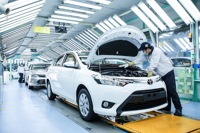 toyota viet nam xuat xuong chiec xe thu 500000 va san xuat tro lai mau xe fortuner