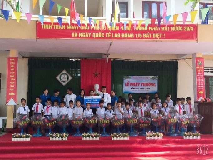 Fubon Life Việt Nam tiếp tục hành trình “Chắp cánh ước mơ tuổi thơ” fubon life viet nam tiep tuc hanh trinh chap canh uoc mo tuoi tho