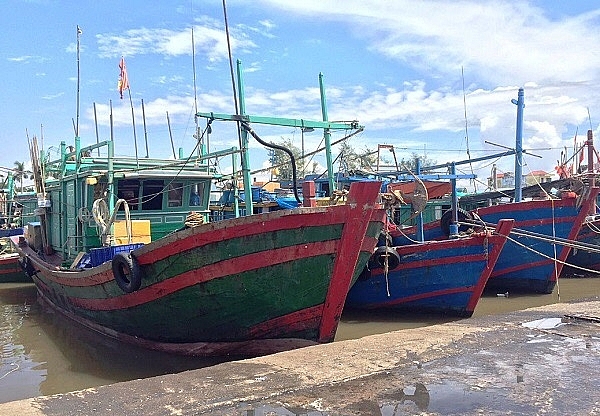 Chuẩn bị sẵn sàng nhân lực, phương tiện ứng trực đảm bảo giao thông trong cơn bão số 2 chuan bi san sang nhan luc phuong tien ung truc dam bao giao thong trong con bao so 2