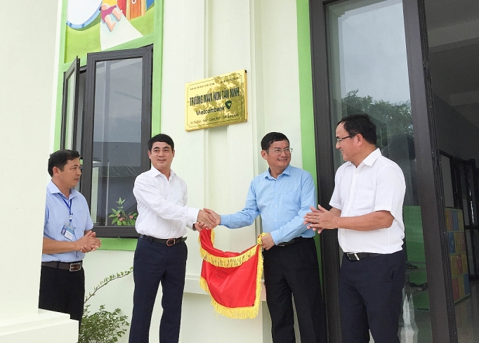 Khánh thành và bàn giao Trường mầm non Tân Ninh tại Quảng Bình do Vietcombank tài trợ khanh thanh va ban giao truong mam non tan ninh tai quang binh do vietcombank tai tro