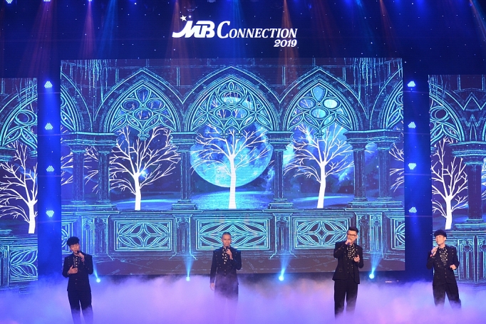 mb da nang to chuc live concert cham dau yeu thuong tri an khach hang