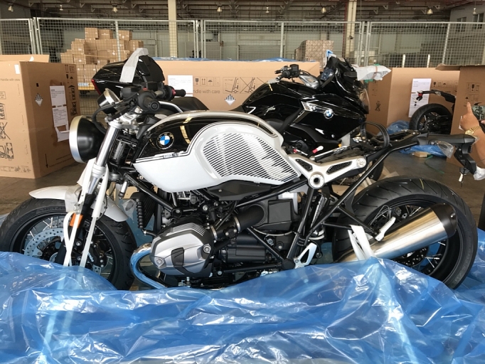bmw r ninet spezial va k1600 grand america bat ngo xuat hien tai viet nam