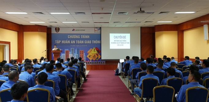 PTI phối hợp với công an Hà Nội tổ chức khóa tập huấn an toàn giao thông cho lái xe pti phoi hop voi cong an ha noi to chuc khoa tap huan an toan giao thong cho lai xe