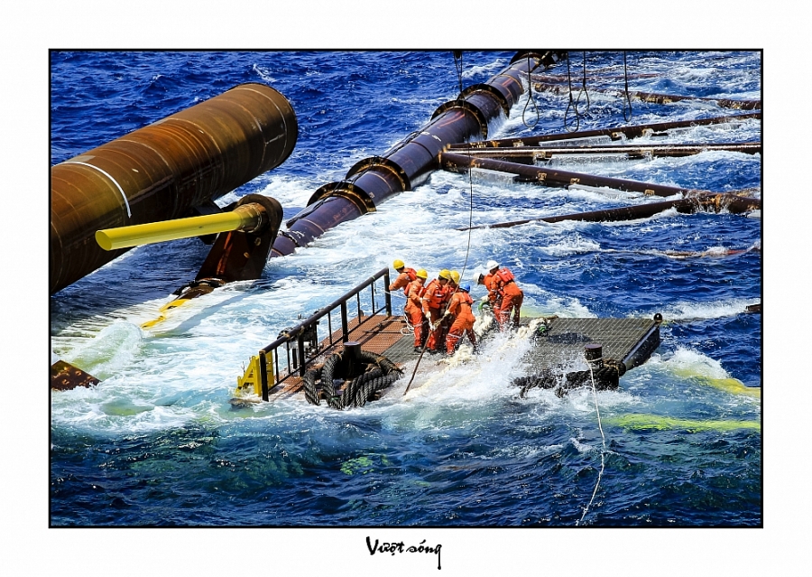 Petrovietnam: “Vững tay chèo” trước sóng gió của “khủng hoảng kép”