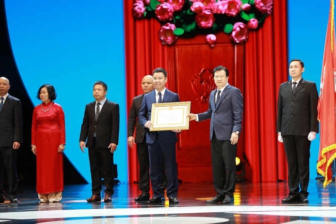 tap doan son ha se huong dau tu vao nang luong sach