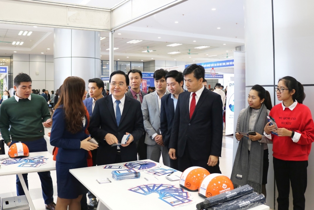 LienVietPostBank đồng hành cùng Ngày hội Khởi nghiệp Quốc gia của Học sinh, sinh viên 2018 lienvietpostbank dong hanh cung ngay hoi khoi nghiep quoc gia cua hoc sinh sinh vien 2018