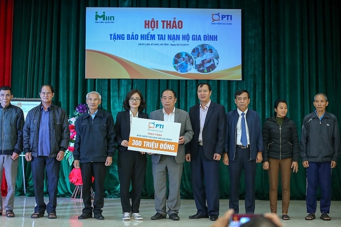 PTI trao tặng 1.500 suất bảo hiểm cho người dân Hà Tĩnh pti trao tang 1500 suat bao hiem cho nguoi dan ha tinh