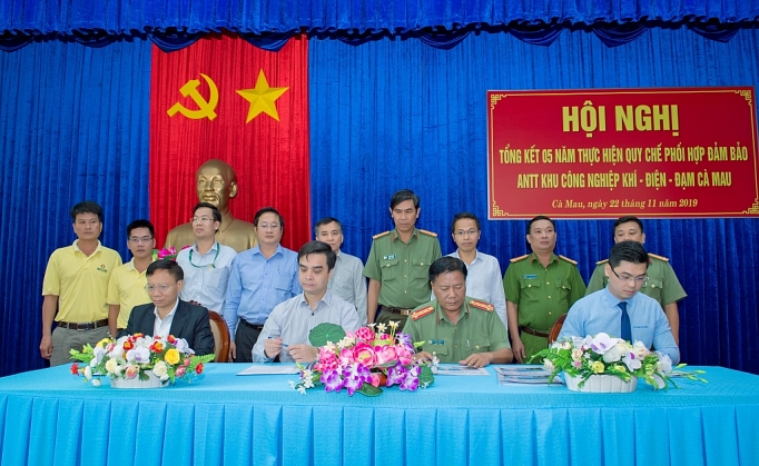 Triển khai tốt Quy chế phối hợp bảo vệ an ninh, an toàn công trình khí tại Cà Mau trien khai tot quy che phoi hop bao ve an ninh an toan cong trinh khi tai ca mau