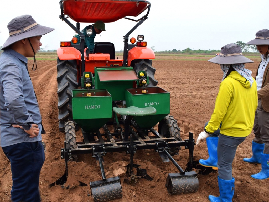 Ứng dụng khoa học- công nghệ: Con đường tất yếu ung dung khoa hoc cong nghe con duong tat yeu