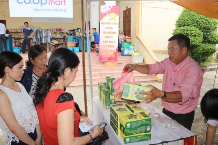 Hàng Việt chinh phục vùng khó khăn hang viet chinh phuc vung kho khan