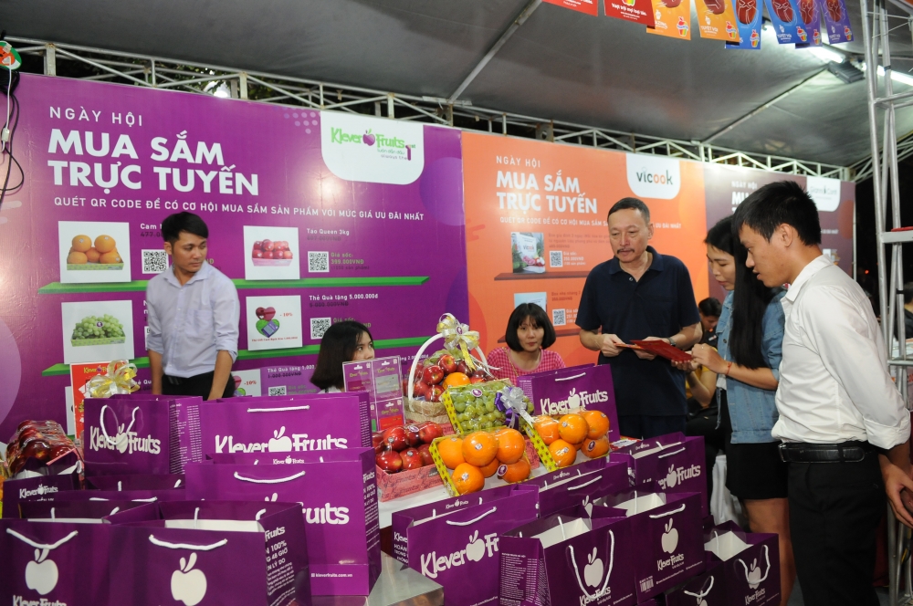 undefined 1826-anh-2