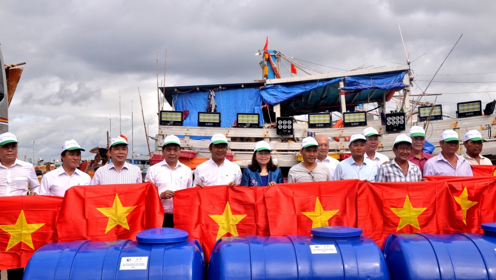 pv gas huong ung chien dich lam cho the gioi sach hon