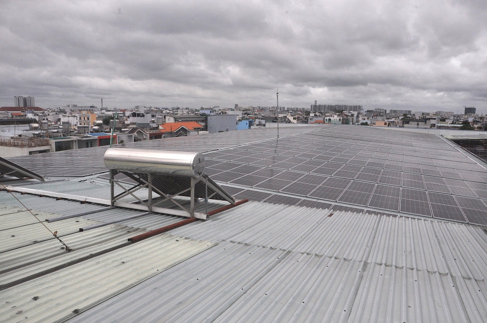 undefined 2312-102cac-tym-quang-nyng-yyyc-lyp-tren-mai-cya-trung-tam-dych-vy-yyu-xe-tien-tiyn-tphcm