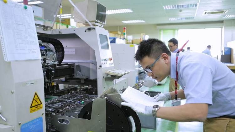 Cấp phép cho lao động nước ngoài qua mạng: Thuận lợi, giảm chi phí thuan loi giam chi phi