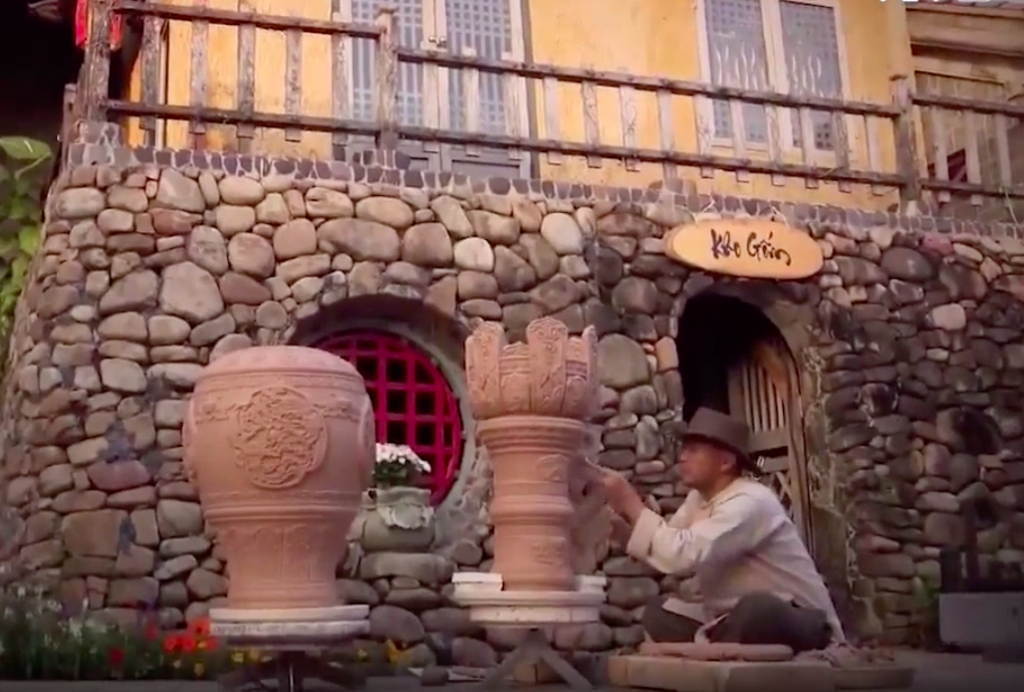 Lưu giữ hồn Việt qua gốm phù điêu luu giu hon viet qua gom phu dieu