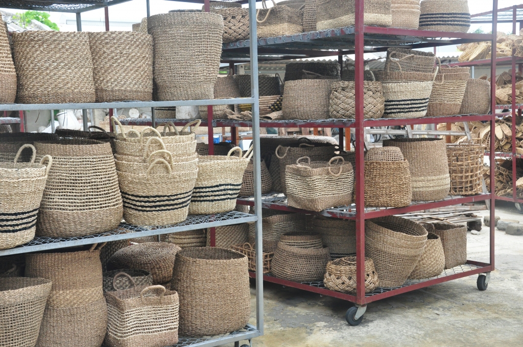 Nghệ nhân Trần Thị Việt: Người giữ nghề và phát huy giá trị cây cói nghe nhan tran thi viet nguoi giu nghe va phat huy gia tri cay coi