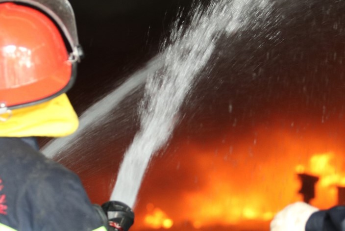 Kịp thời dập tắt đám cháy lớn tại quán Karaoke