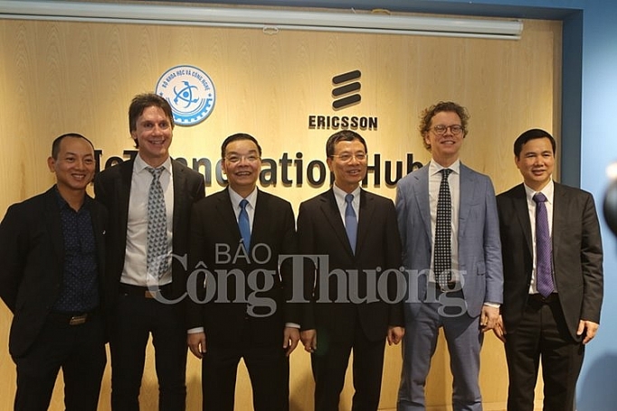 Ra mắt trung tâm đổi mới sáng tạo về Internet vạn vật ra mat trung tam doi moi sang tao ve internet van vat