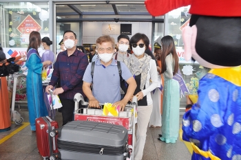 Du lịch dần khởi sắc