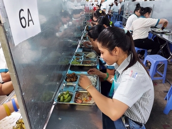 Chú trọng chất lượng bữa ăn ca