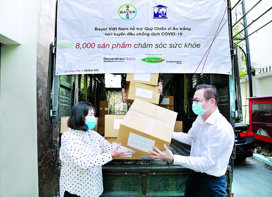 Bayer tri ân và hỗ trợ các chiến sĩ áo trắng tuyến đầu chống dịch Covid – 19