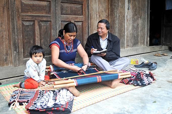 quyet tam giu nghe tho cam co tu