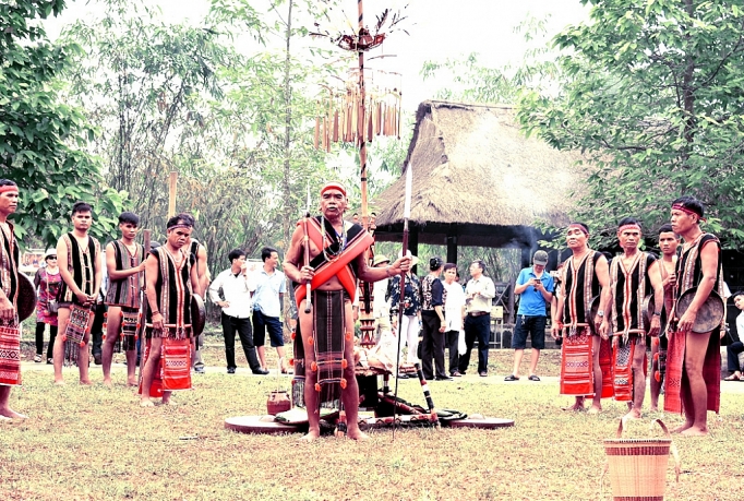 Hỗ trợ phục dựng lễ hội  truyền thống các dân tộc thiểu số ho tro phuc dung le hoi truyen thong cac dan toc thieu so