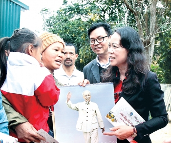 Lãnh đạo Ủy ban Dân tộc đi thăm, chúc tết đồng bào