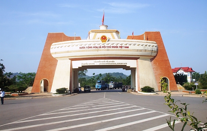 dong luc thap sang vung bien