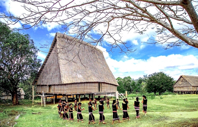 Ấm no hiển hiện trên mỗi nếp nhà am no hien hien tren moi nep nha