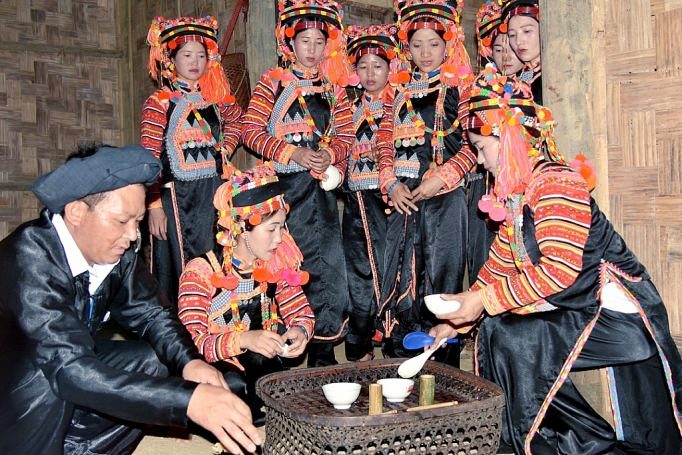 tet mua mua cua dong bao ha nhi
