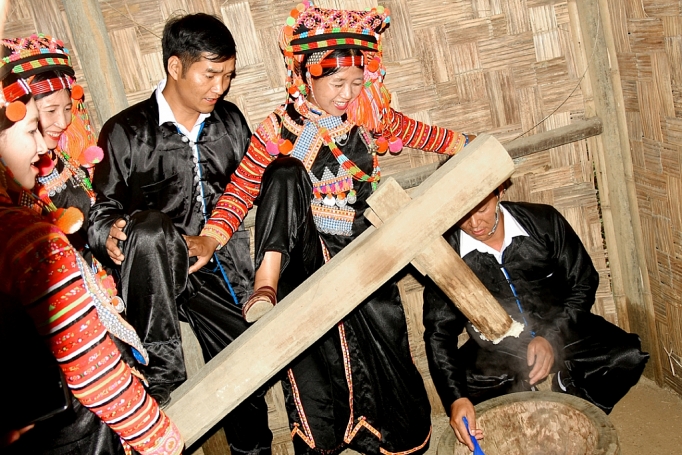tet mua mua cua dong bao ha nhi