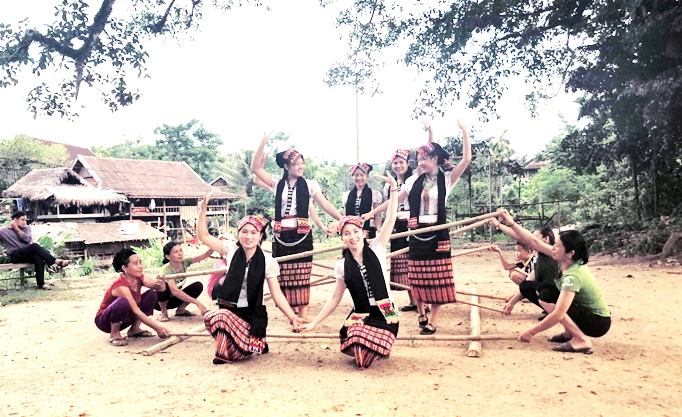 Phát triển du lịch cộng đồng miền Tây xứ Nghệ phat trien du lich cong dong mien tay xu nghe