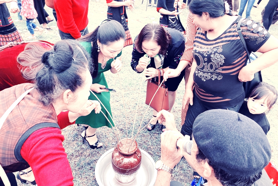 Phát triển du lịch cộng đồng miền Tây xứ Nghệ phat trien du lich cong dong mien tay xu nghe