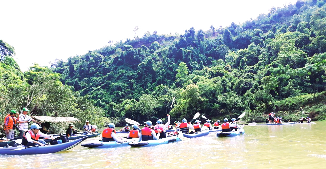 Phát triển du lịch cộng đồng miền Tây xứ Nghệ phat trien du lich cong dong mien tay xu nghe