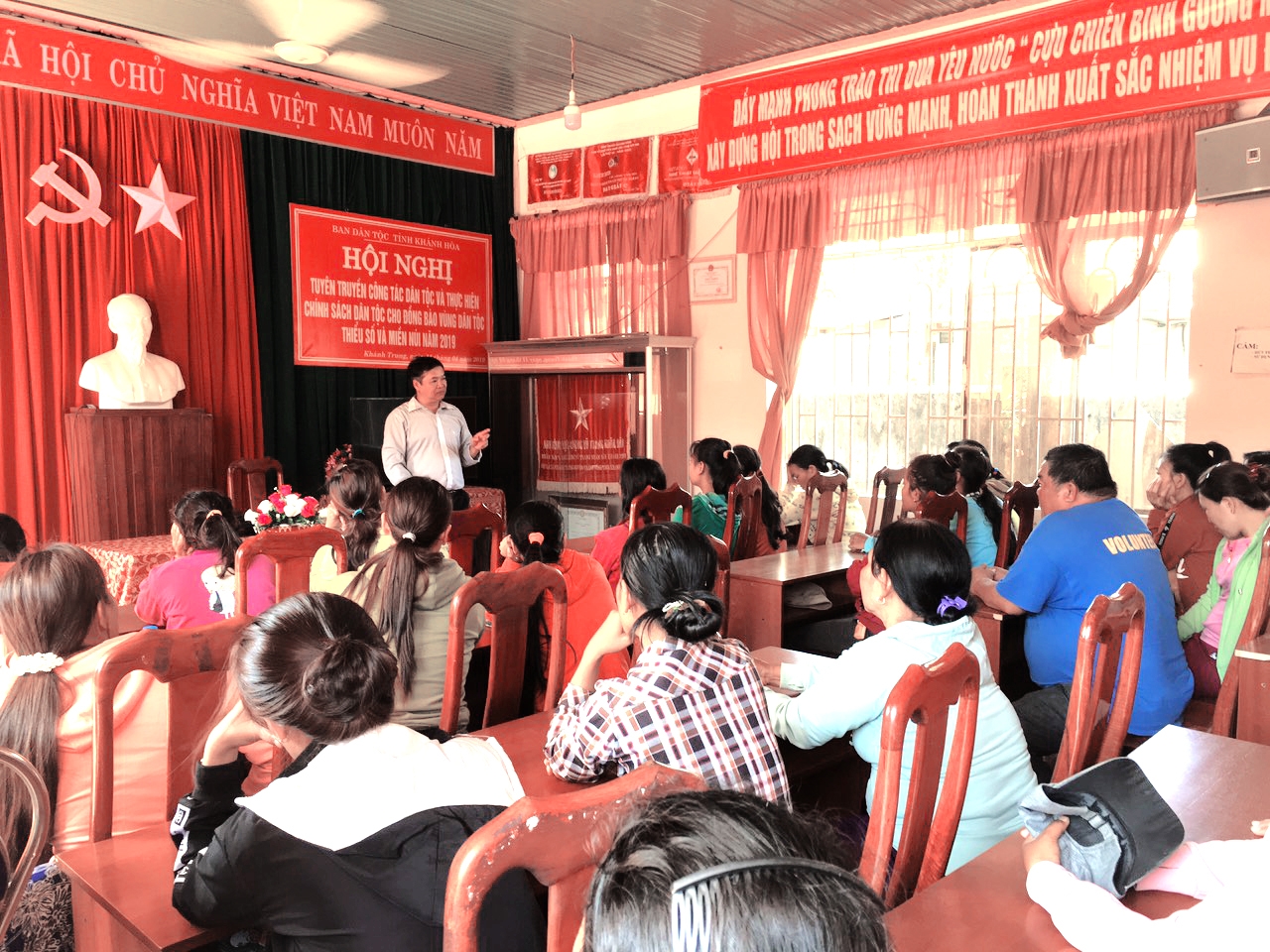 uy ban dan toc day manh cong tac cai cach hanh chinh