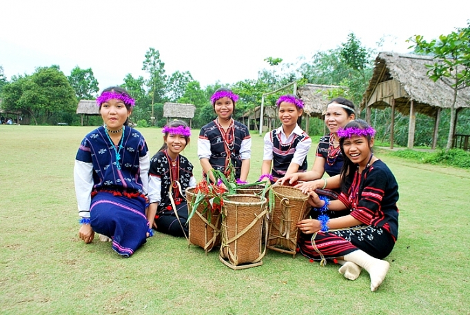 Gùi trong đời sống người Cơ Tu gui trong doi song nguoi co tu